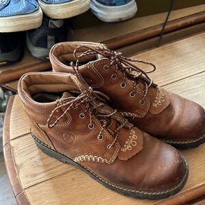 Ariat women Tan Leather Lace-Up Boots